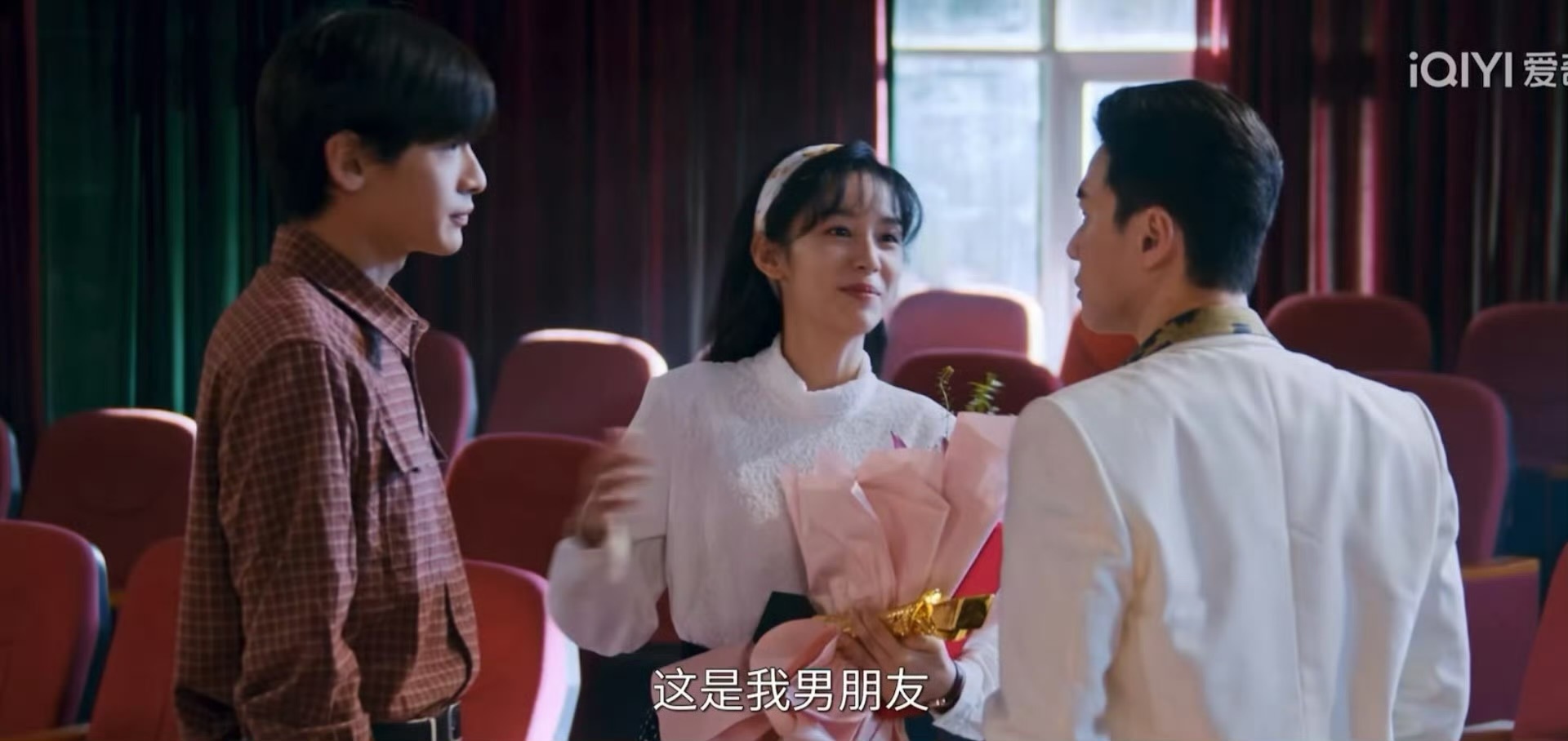 翟潇闻在情敌面前宣主权，被姐姐在情敌面前官宣就是这么臭屁