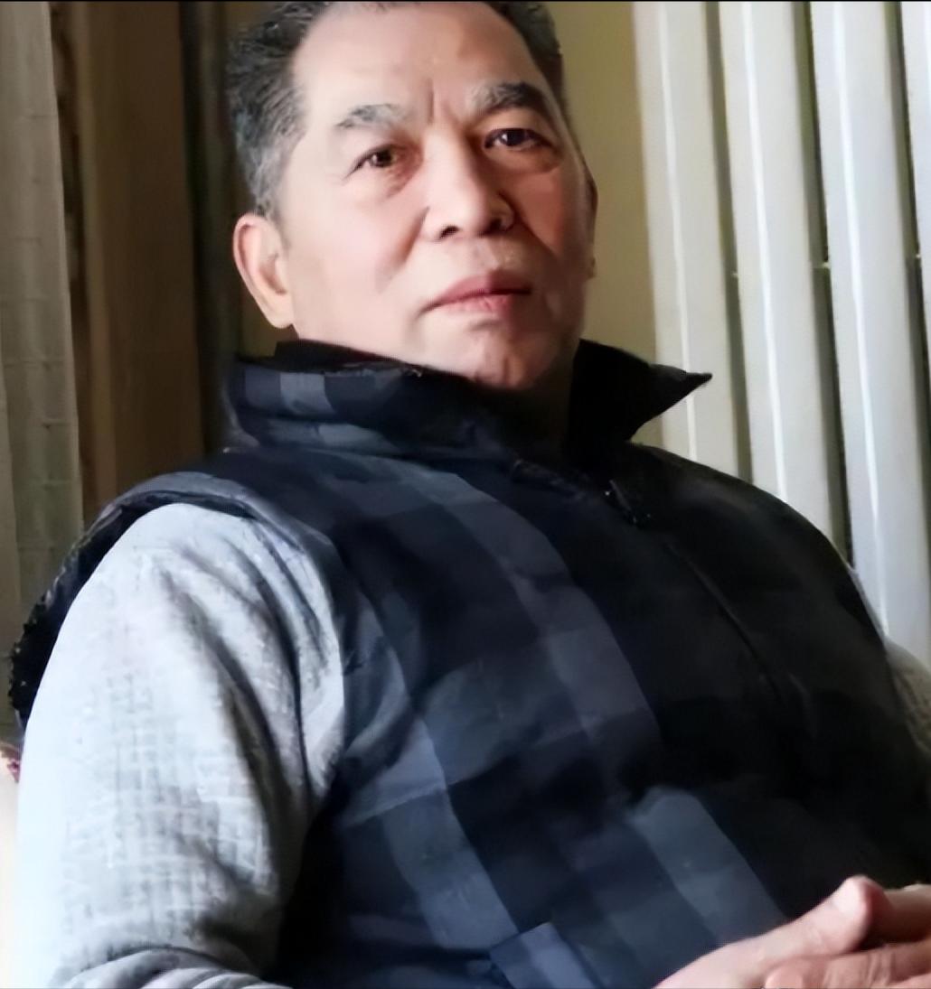 [中国赞]梁晓声说：“父亲先离开，和母亲先离开是不一样的。”父亲走了，只是没有了