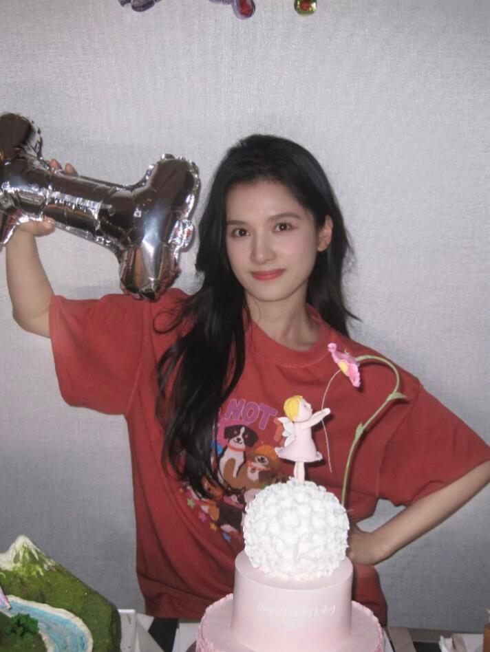 张婧仪｜🧩 图片x3张（260711）张婧仪0710生日快乐