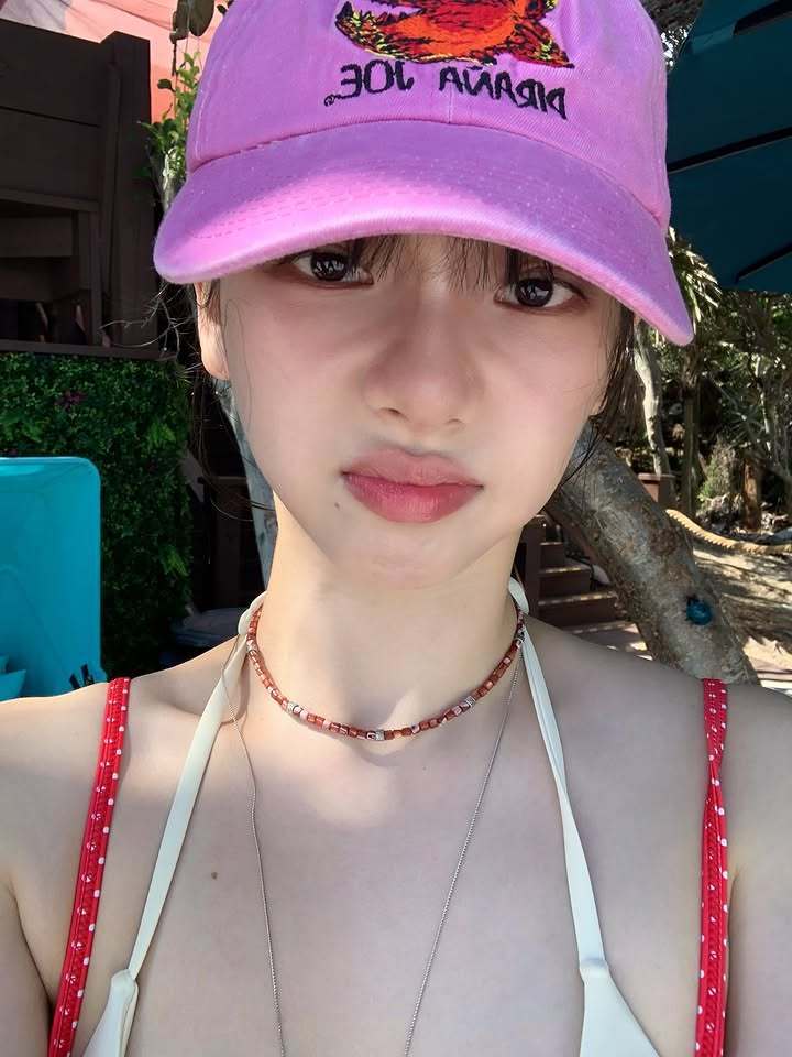 柳智敏最新物料，Ins更新🏖 