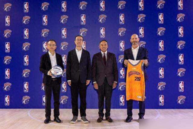 关掉门票不搞流量，NBA罕见直签上海男篮，这笔买卖图什么？