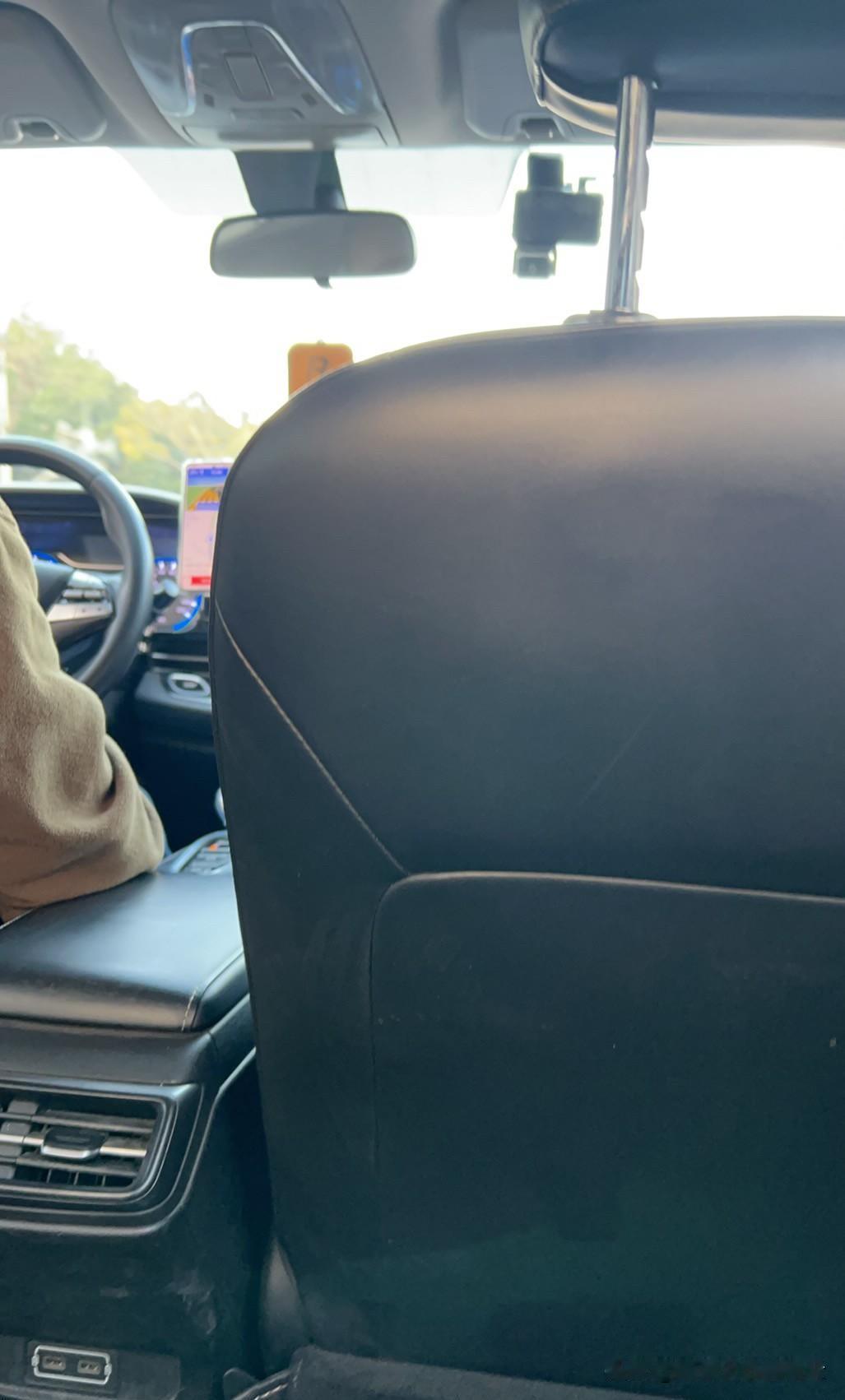 现在的人不懂怎么说了，

实在是难以形容，去打个螺丝做临时工还敢打车去上班……