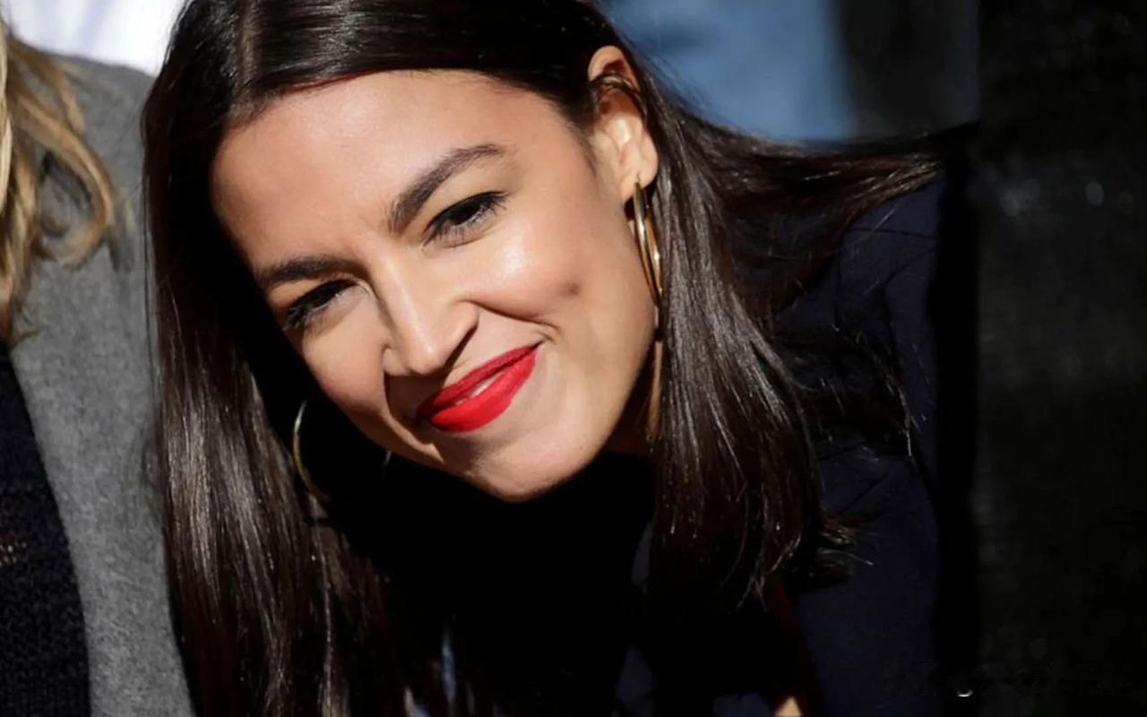 佩洛西之女克里斯蒂娜·佩洛西宣布竞选加州参议员了。据美国《新闻周刊》报道，11月