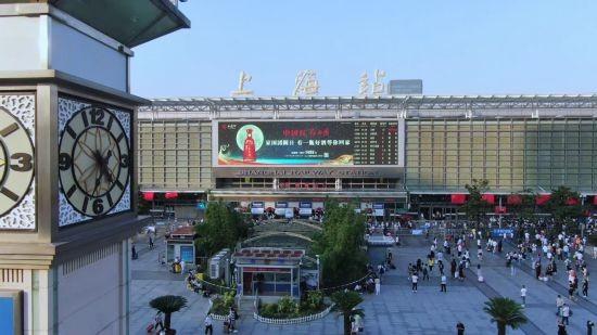 我这乌鸦嘴，直接把女同事和老板“彻底拆散”了
 
昨天闲聊，女同事跟我说，今天要