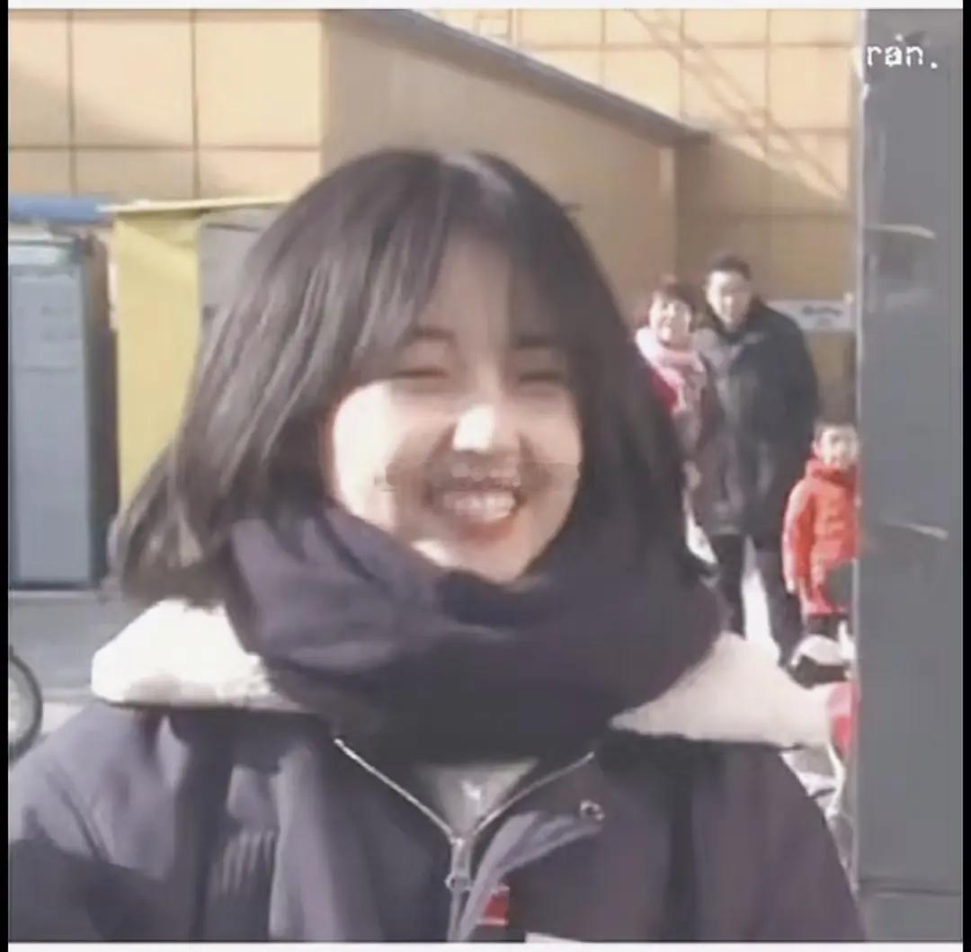 00花爆火神图赵今麦_苗族少女来自综艺，花儿与少年，是的没错，那个一播出总是会引