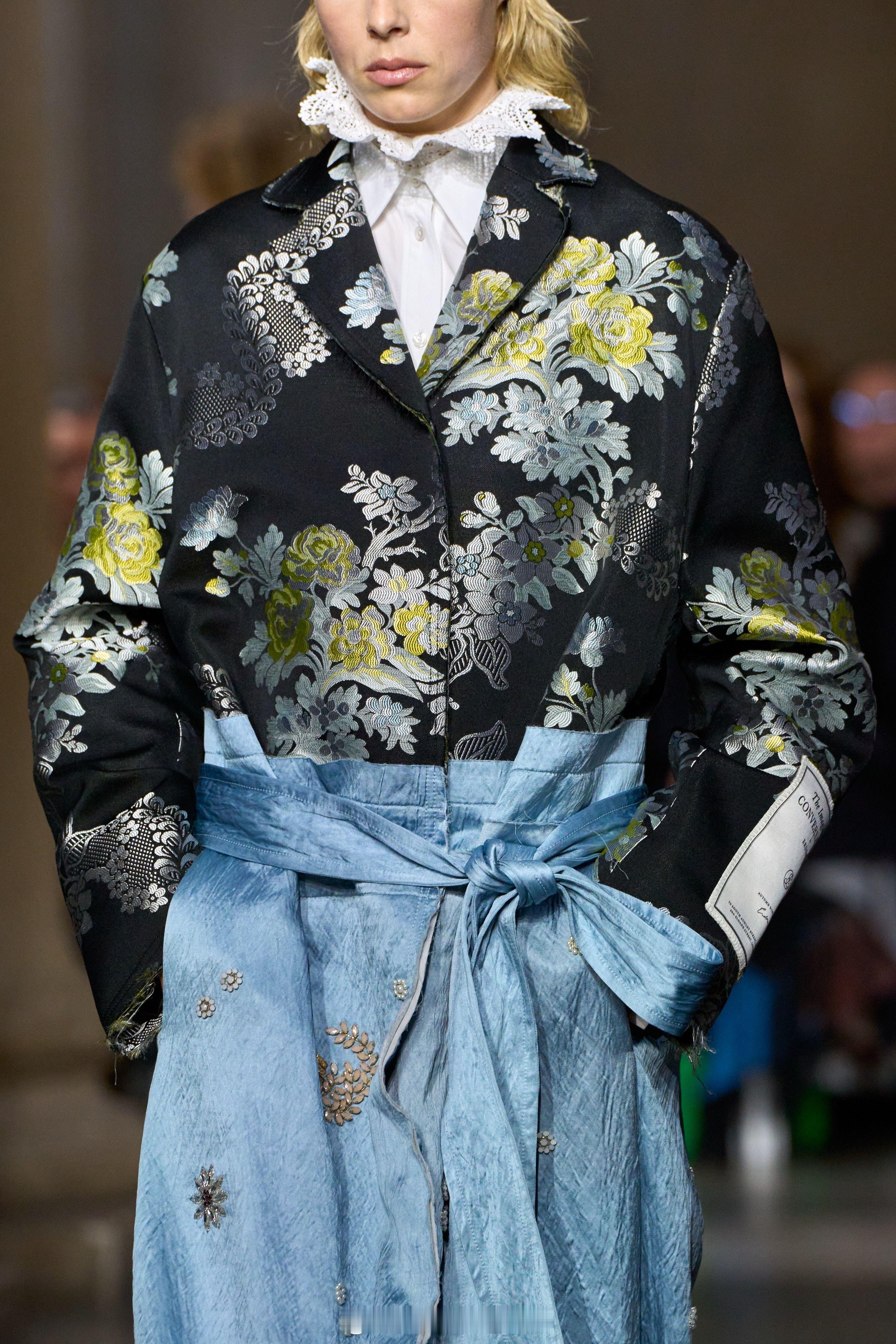 MOK_Runway 细赏 Erdem 2026秋冬系列 🔍品牌20周年之际，