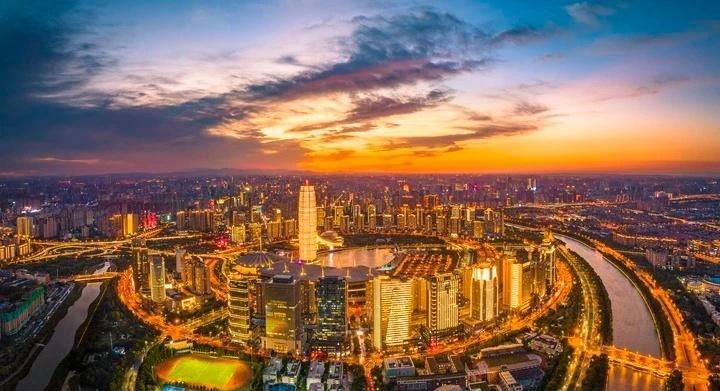 【郑州3600岁却只有34.7岁的心】

建城史3600多年，常住人口超1300