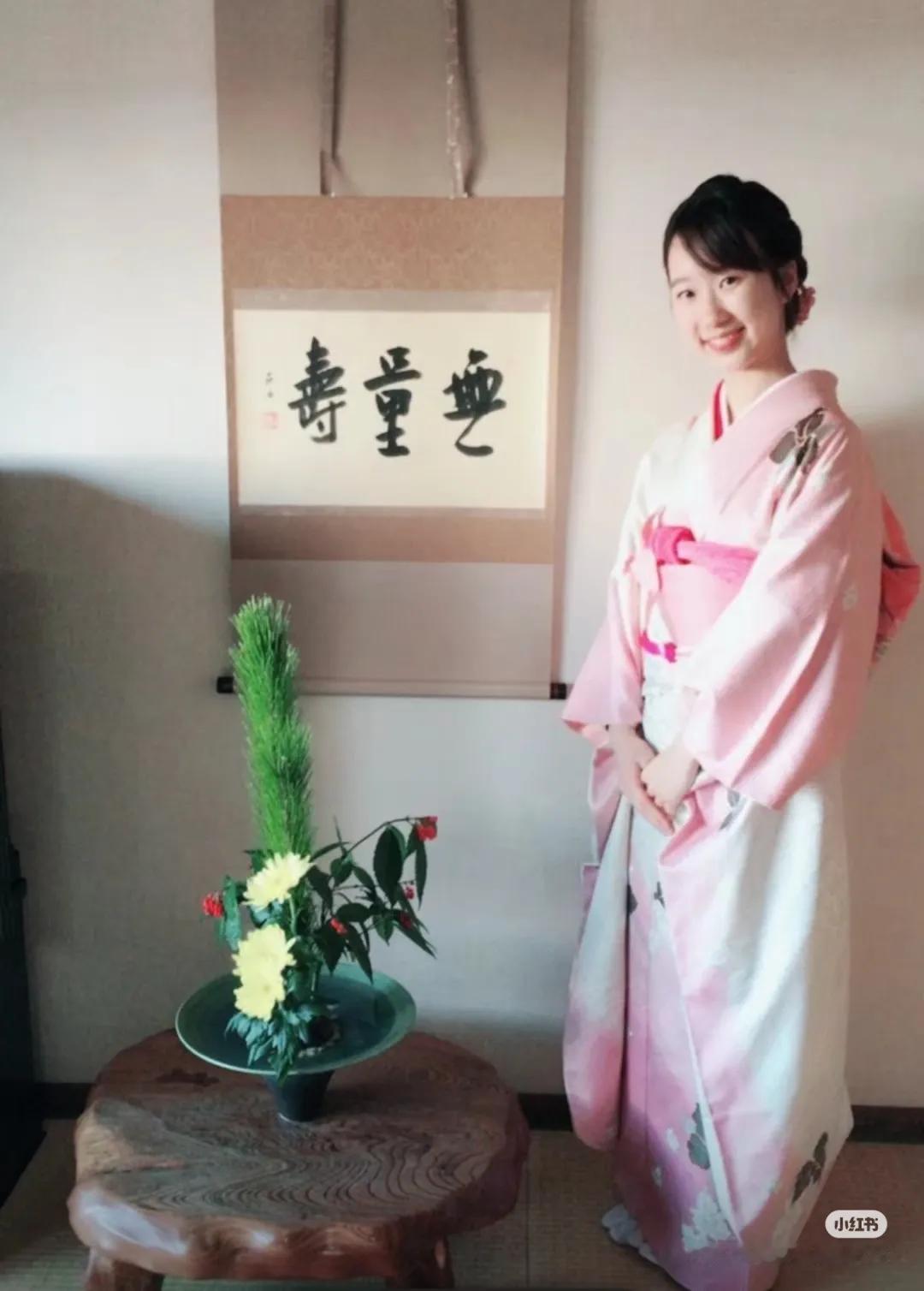 话说日本近几年就推出了许多颜值和气质都相当不错的新晋博主。而pino就是其中之一