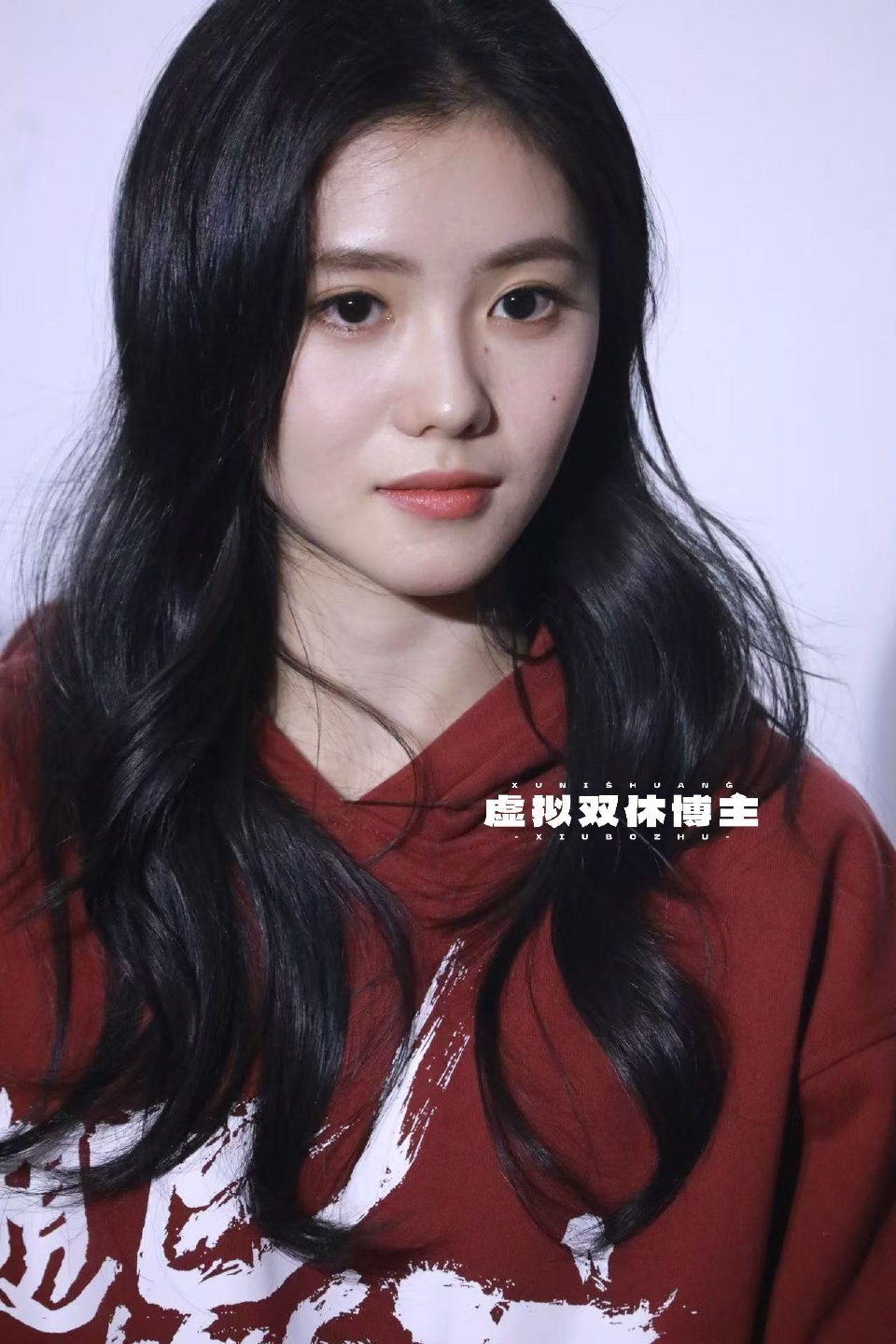 刘浩存 文淇《想飞的女孩》首映礼生图状态。 ​​​