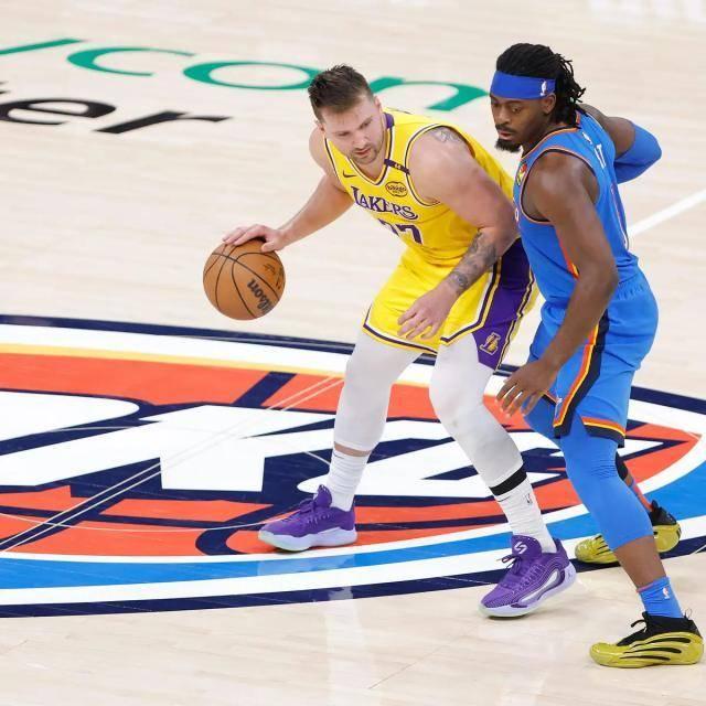 NBA休赛期交易暗流涌动，全力补强冲冠阵容的洛杉矶湖人，又锁定一名优质侧翼筹码！