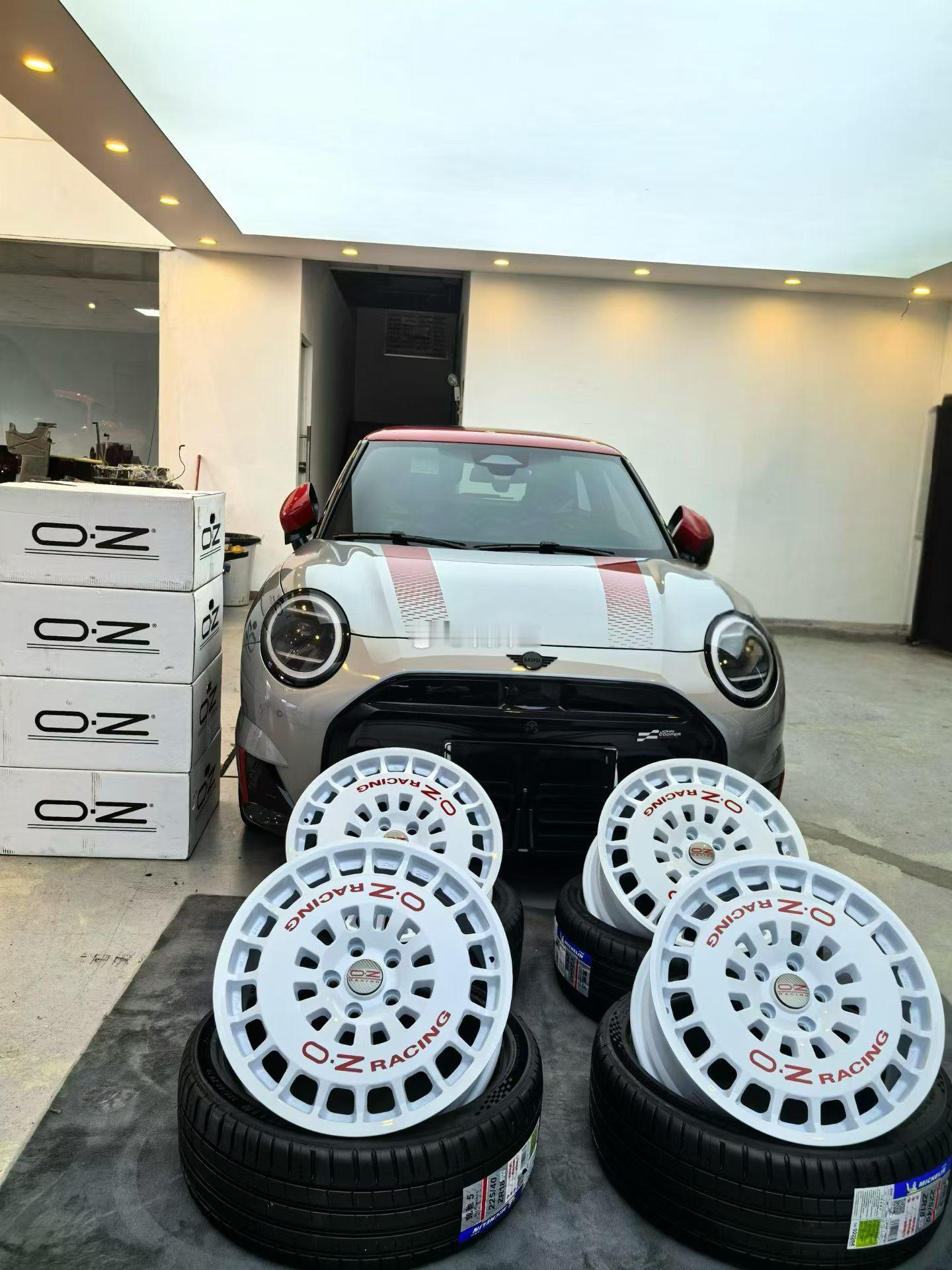 MINI J01 JCW 升级OZ RR40国内首装 