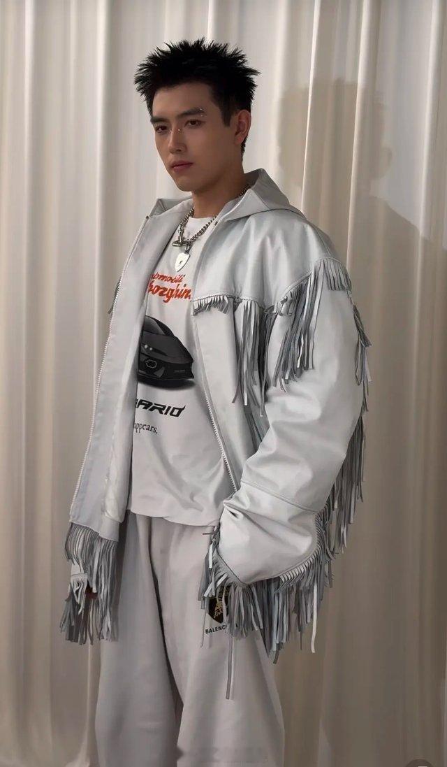 巴黎世家活动陈飞宇，叶童，张小斐，杨超越截图 ​​​