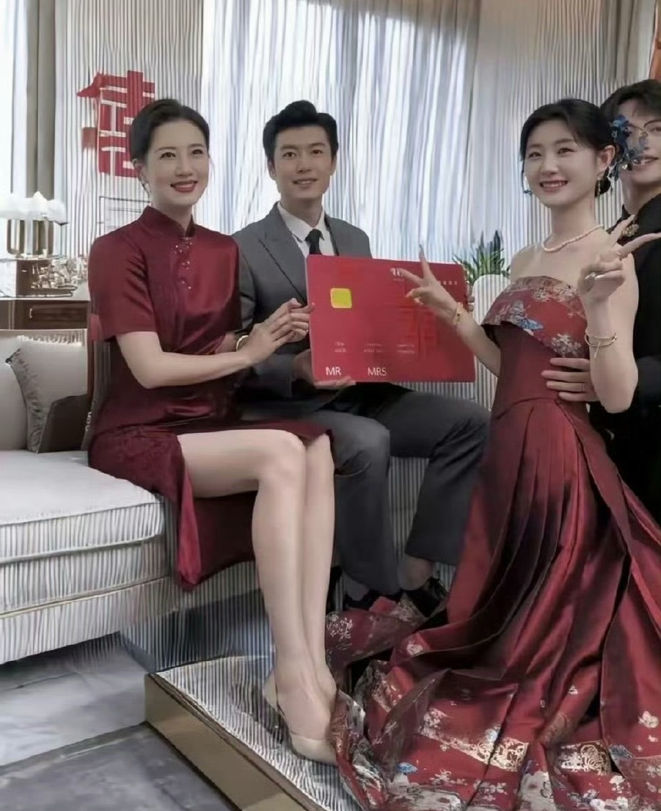 婚礼现场，比儿媳还有排面的婆婆