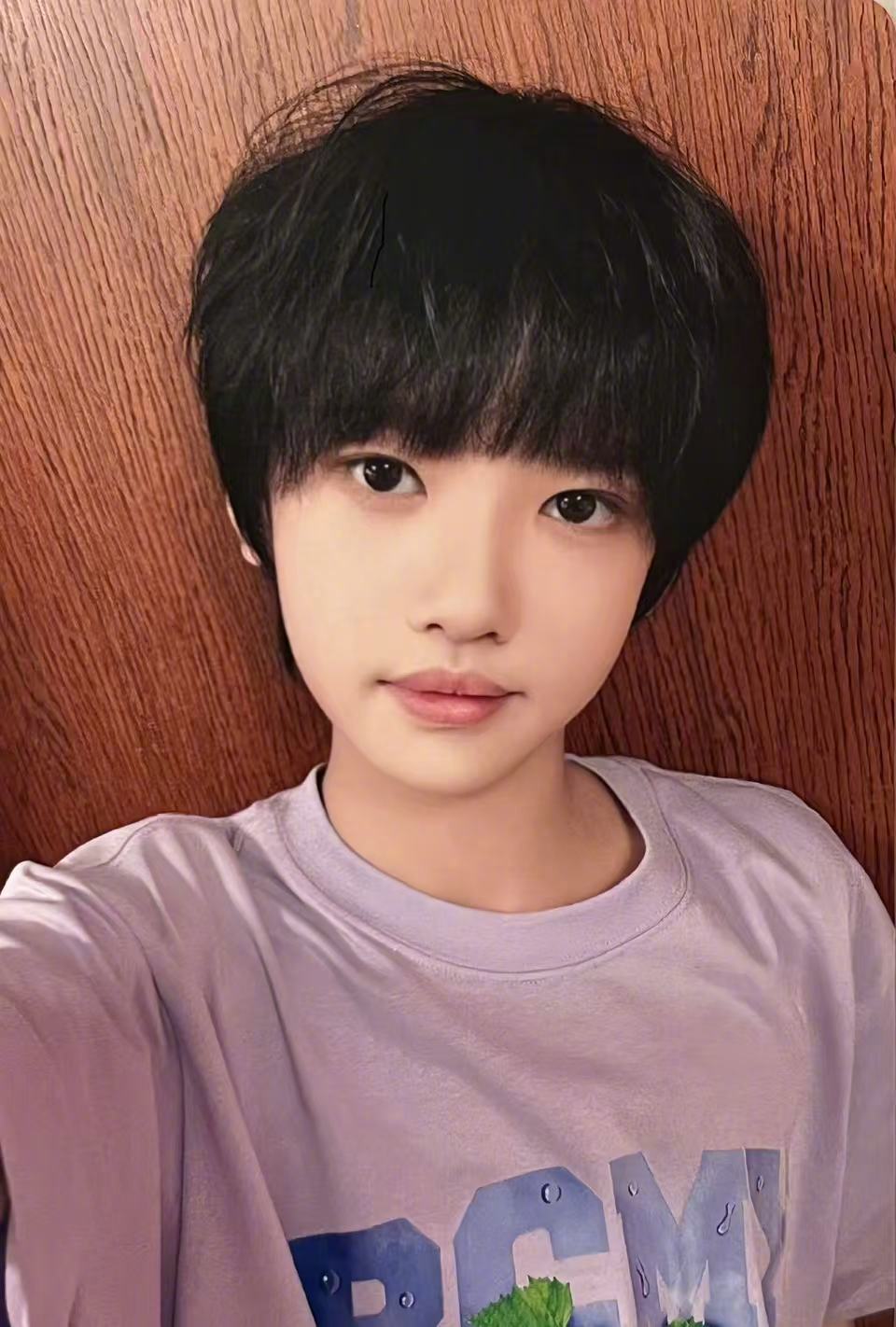 好可爱的小宝宝呀 看起来萌萌嘟