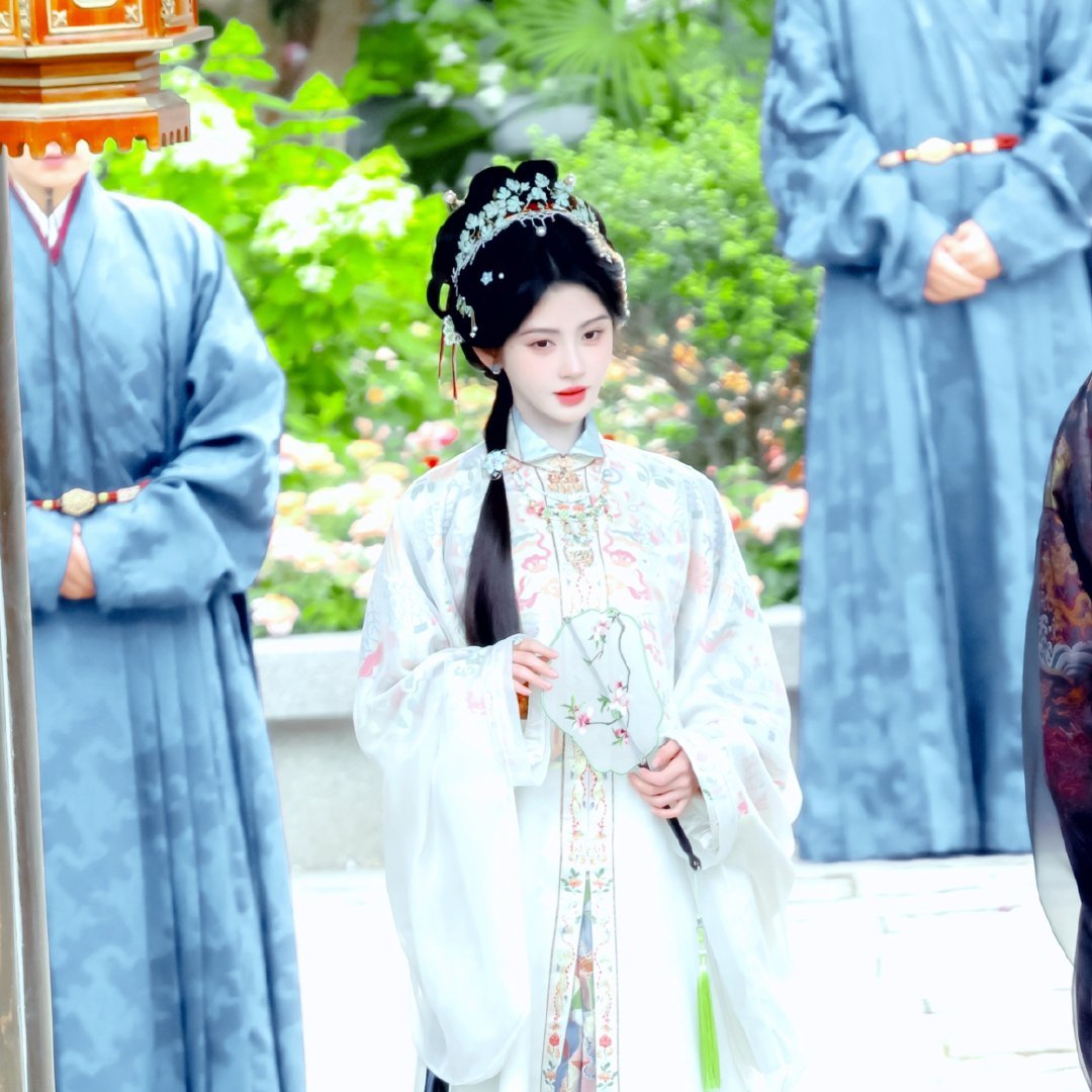 jjy鞠婧祎万花世界 jjy鞠婧祎苏绿夏 热水沸腾的温度，是我对你的心动.𝒯?