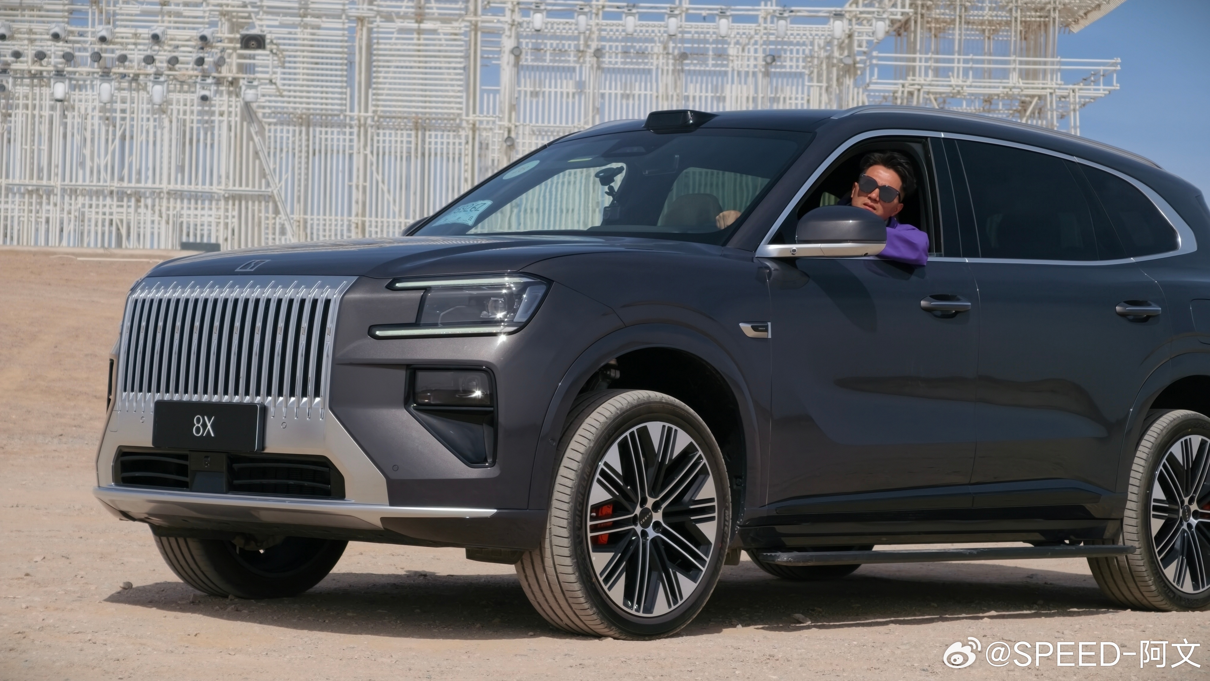 早啊，各位！今天上完班就放3天清明假期了，开不开心？今晚评论区揪5位铁粉发个红包