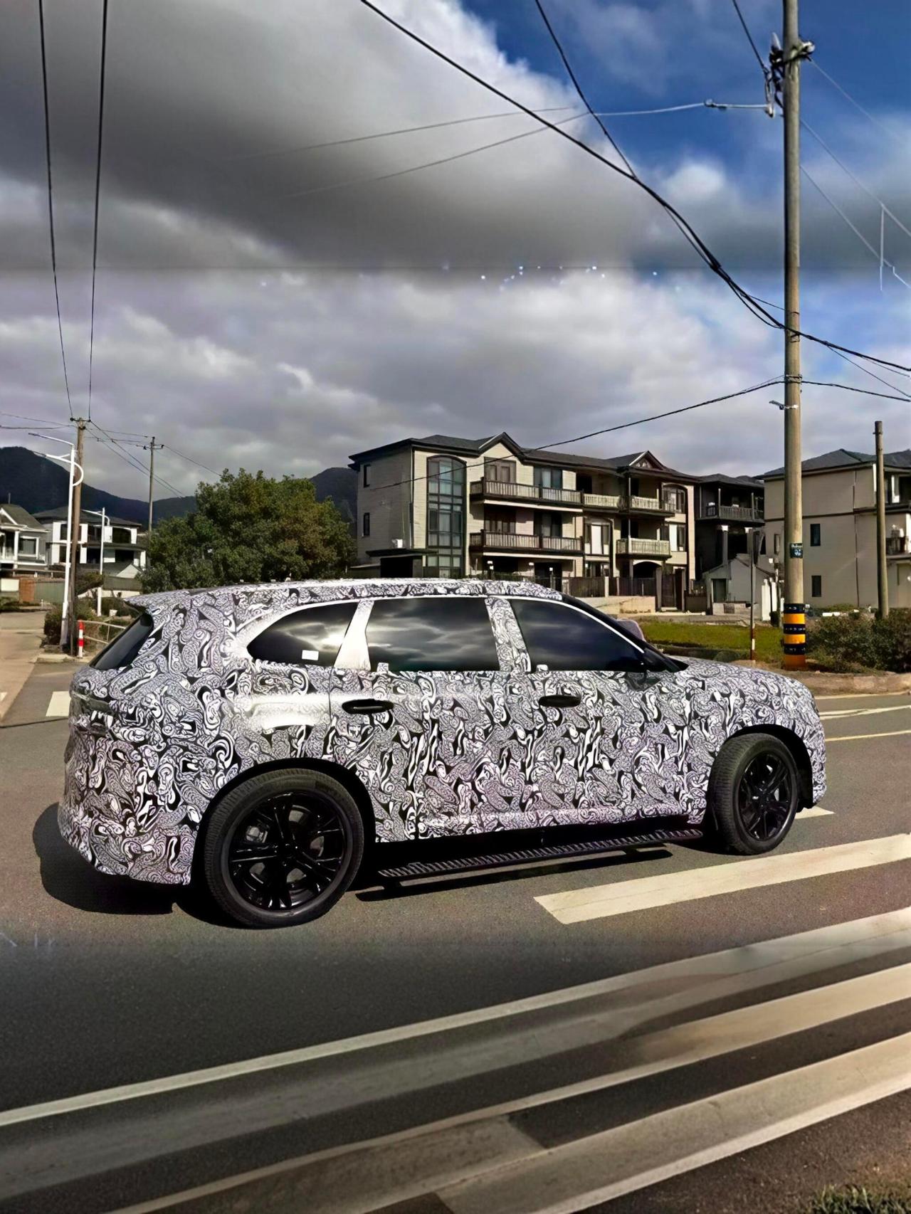 极氪9X的运动版谍照，叫8X或9S，哪个会好听点霸气点？