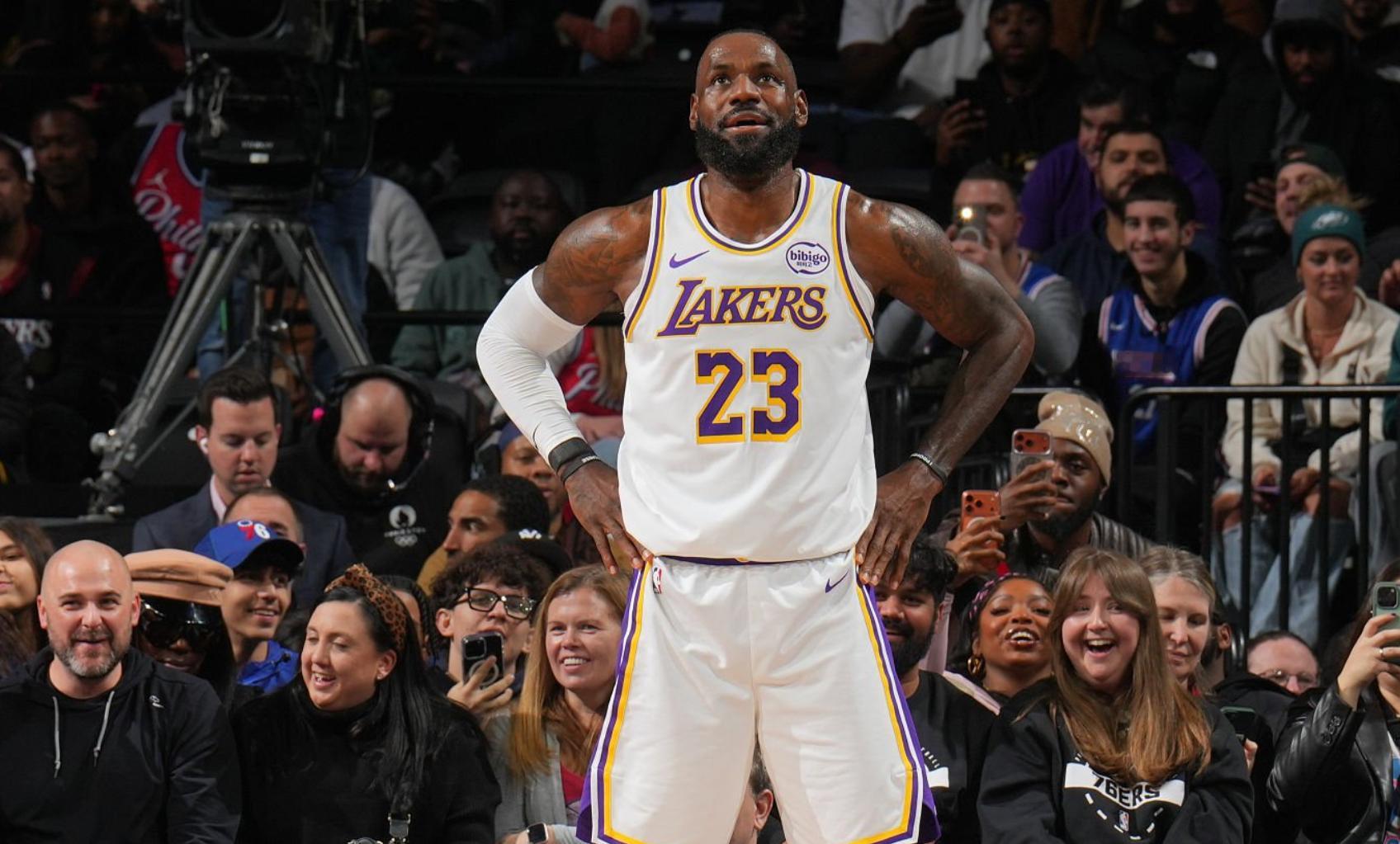 詹姆斯最后时刻连得10分！！湖人112-108险胜76人！全场比赛詹姆斯17投1