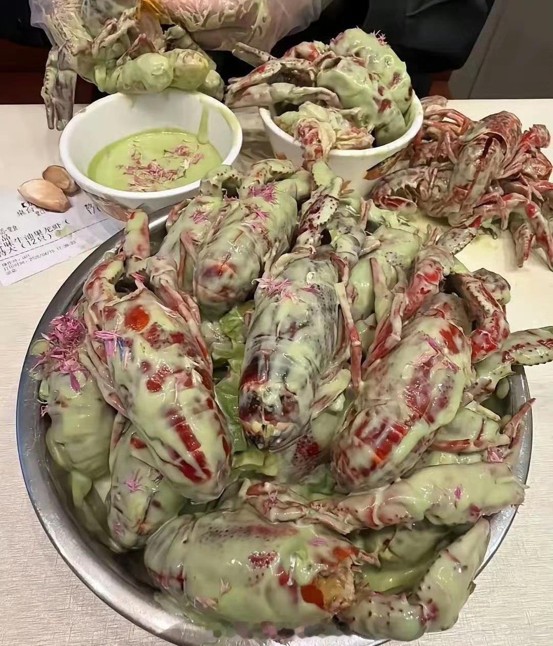 一个敢做，一个敢吃，真是太牛了 