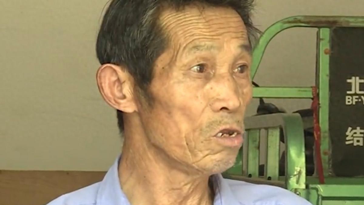 老头被养子照顾20年，如今拆迁获得巨款，转头就和养子断绝关系。
 
（信源：百度