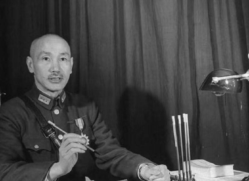 蒋介石强调控制地盘，毛泽东着力歼灭敌军主力，两种作战思想战略究竟哪种更胜一筹？