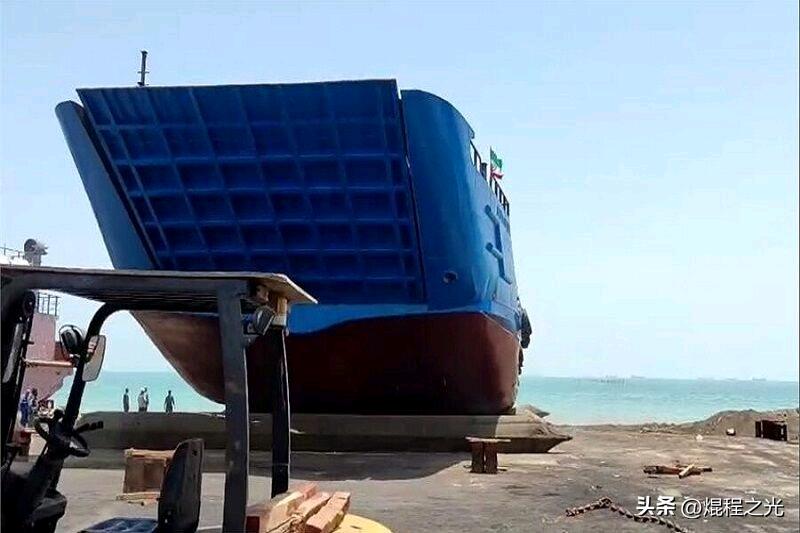 美以空袭失效！伊朗顶住压力，国产战舰如期下水！

·军事榜，据BBC消息，北京时