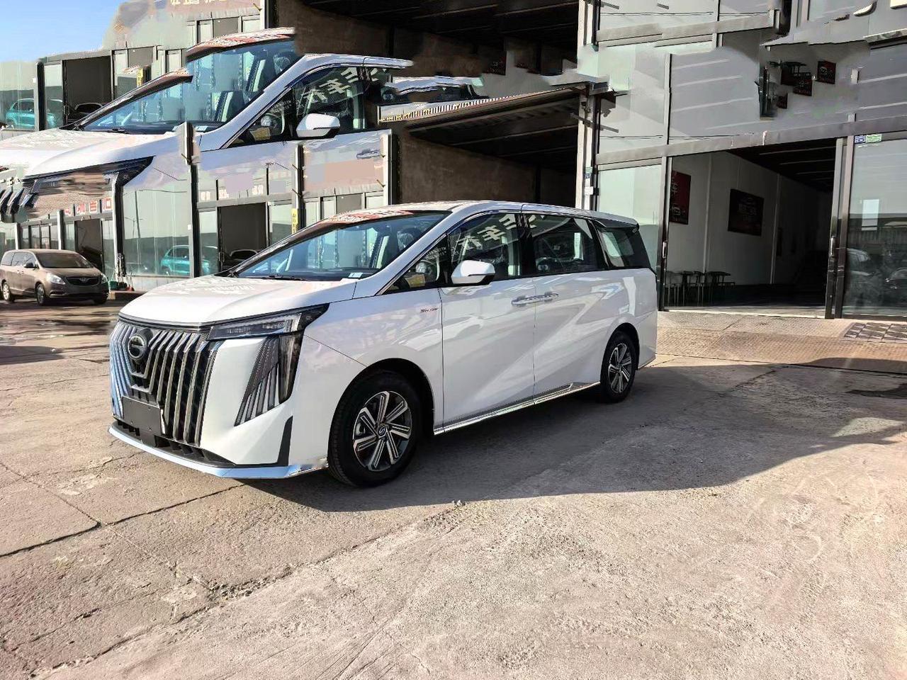 运损车传祺 2023款 M8 1.8T 自动挡 全新未上户，能领补贴车顶微瑕疵已
