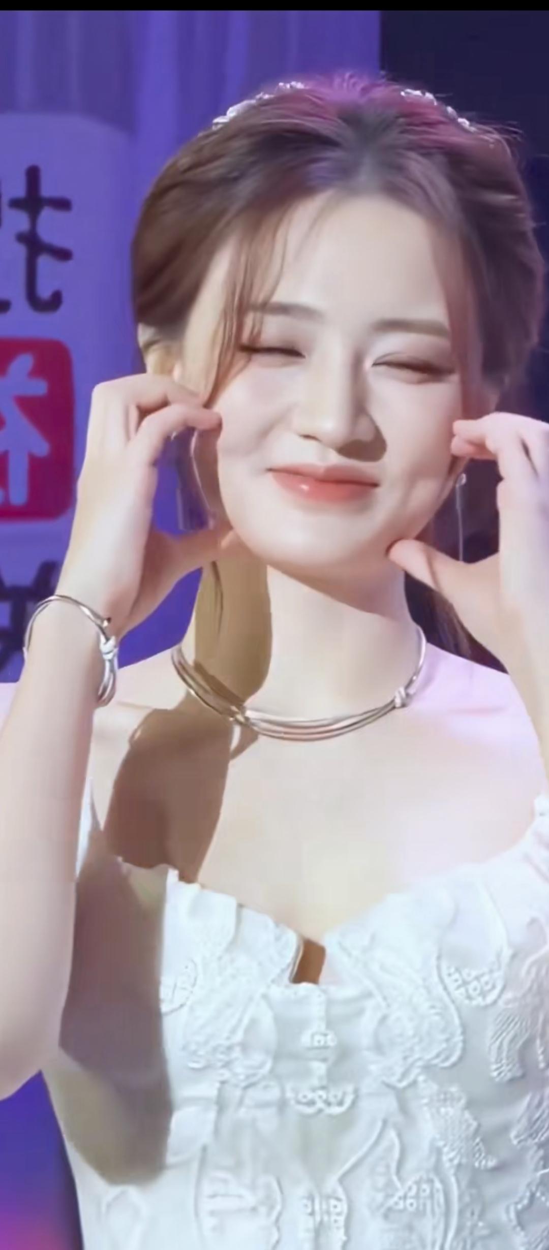 明星淘气的一面，少女心满满！💖✨