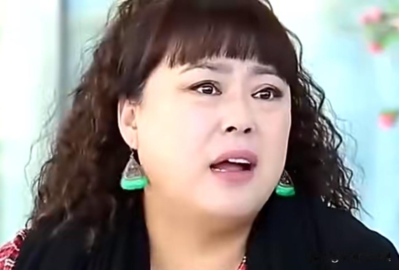 是曼德拉效应还是我失忆了

突然看到一个视频，说演员李菁菁减肥成功，减肥后的她样