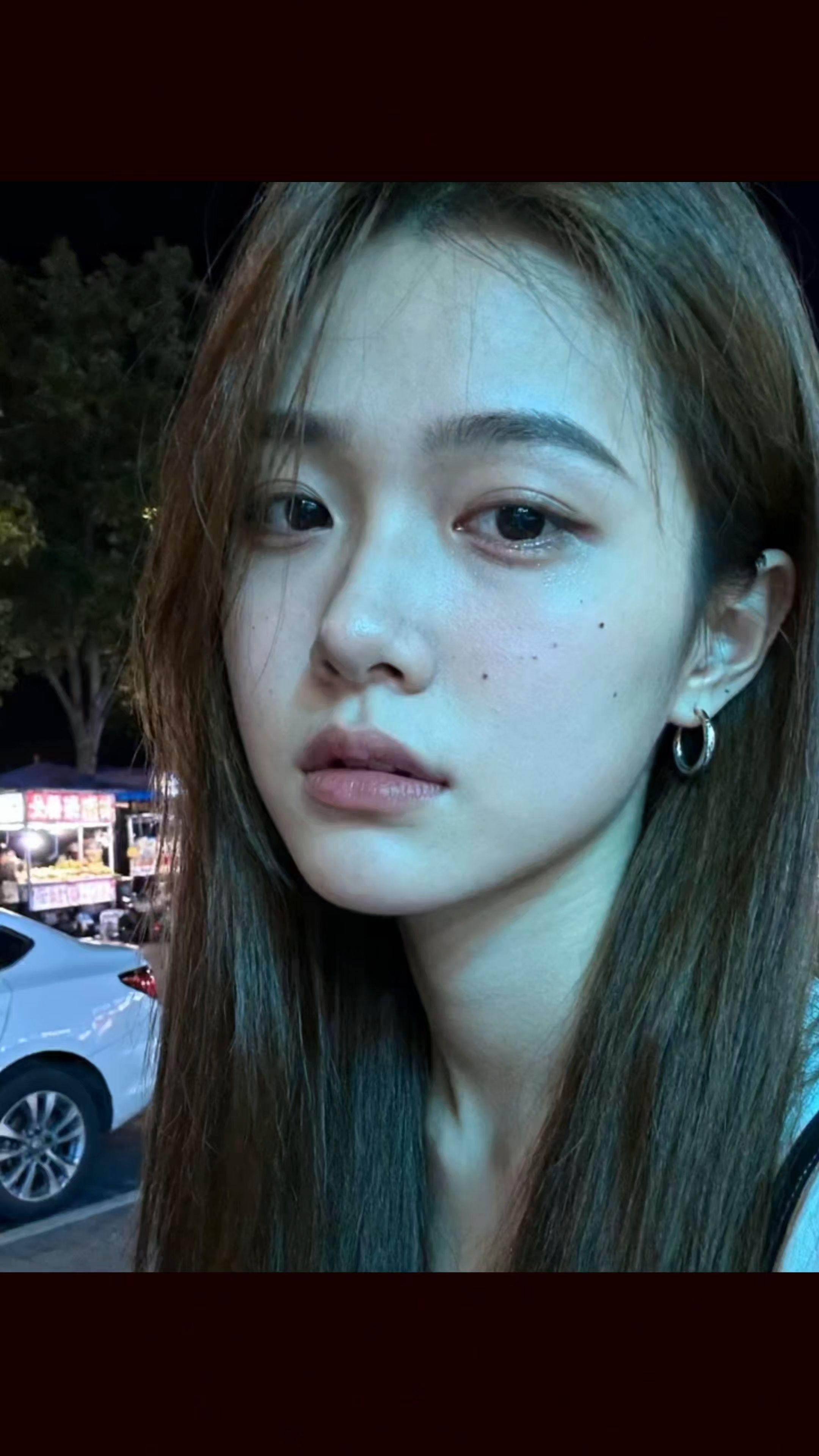 变成平静的人 这一刻要流很多眼泪 直到枯萎.