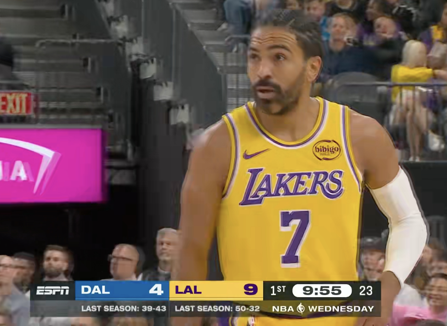 文总打疯了！！！ ​​​​包揽开局的9分三分球3中3！！独行侠vs湖人 ​​​