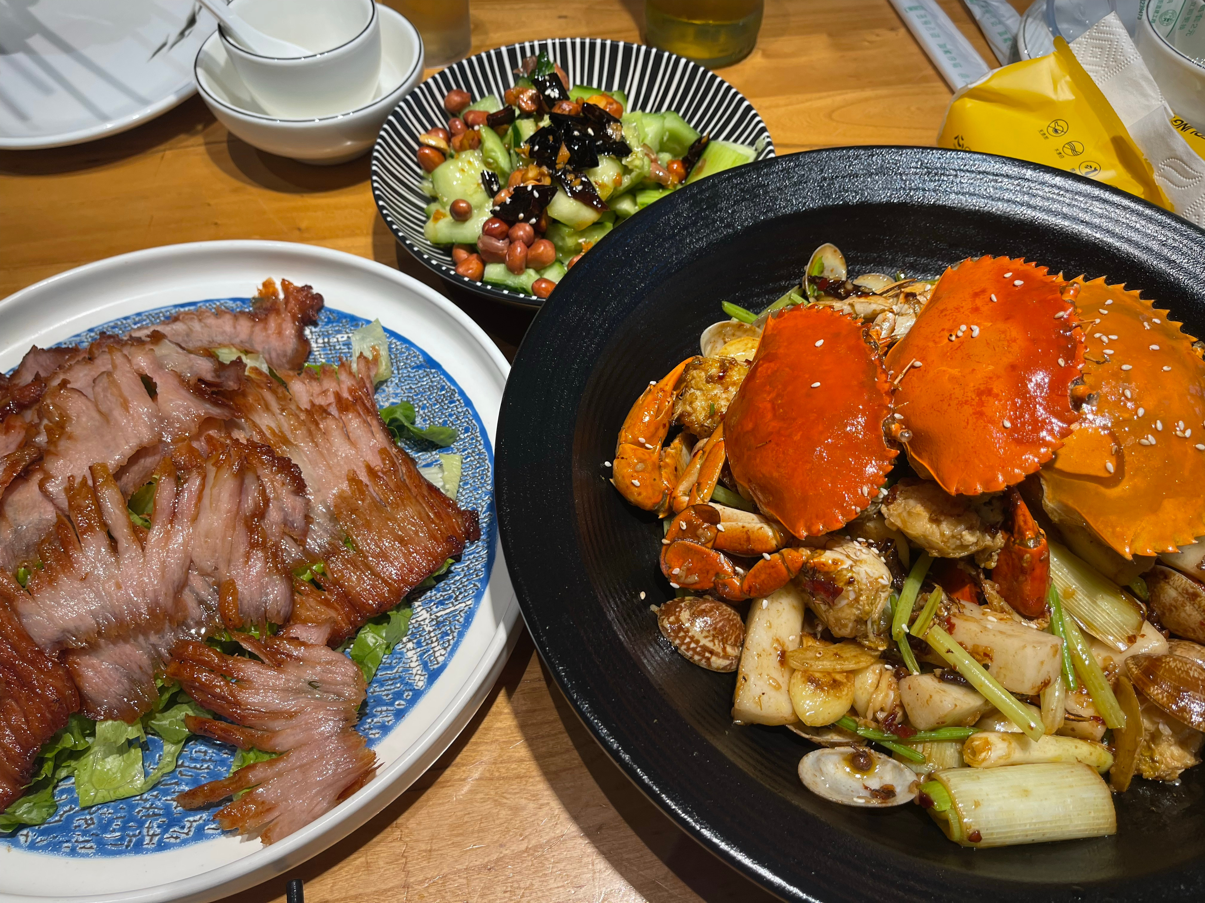 油焖青蟹、烤肉、黄瓜太美味了[羞嗒嗒][羞嗒嗒] ​​​