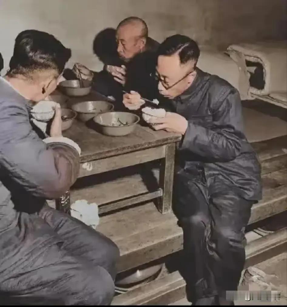享有九五至尊的他，能够过上普通人的生活，能够在心理上接受这种生活，真是难能可贵的