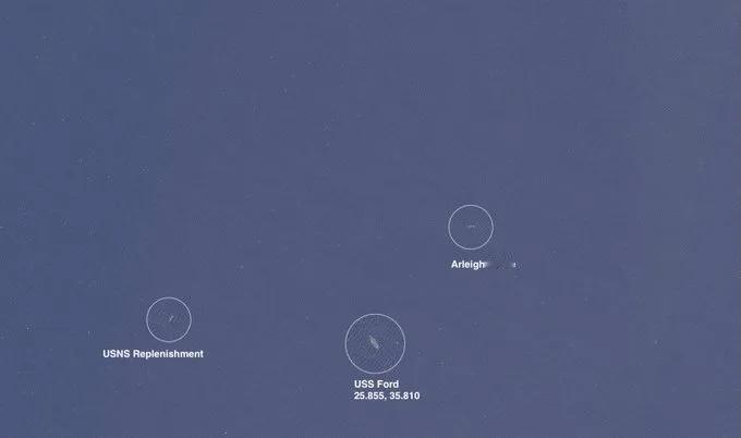 美国海军“福特”号航母依然在红海北部没挪窝，看来是一点儿不想穿过红海经曼德海峡进