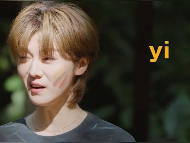 邓超秒猜鹿晗没做头发邓超好懂鹿晗 邓超最后上车，听大家说鹿晗到得早，秒问“你没做