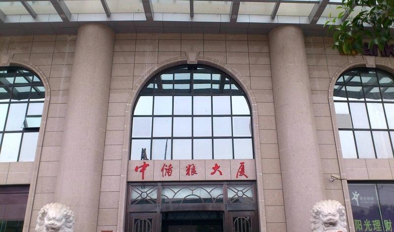 看到“湖南湖北湖对湖”这个上联，感觉挺有意思，很考验对下联的水平。网友们对出了不