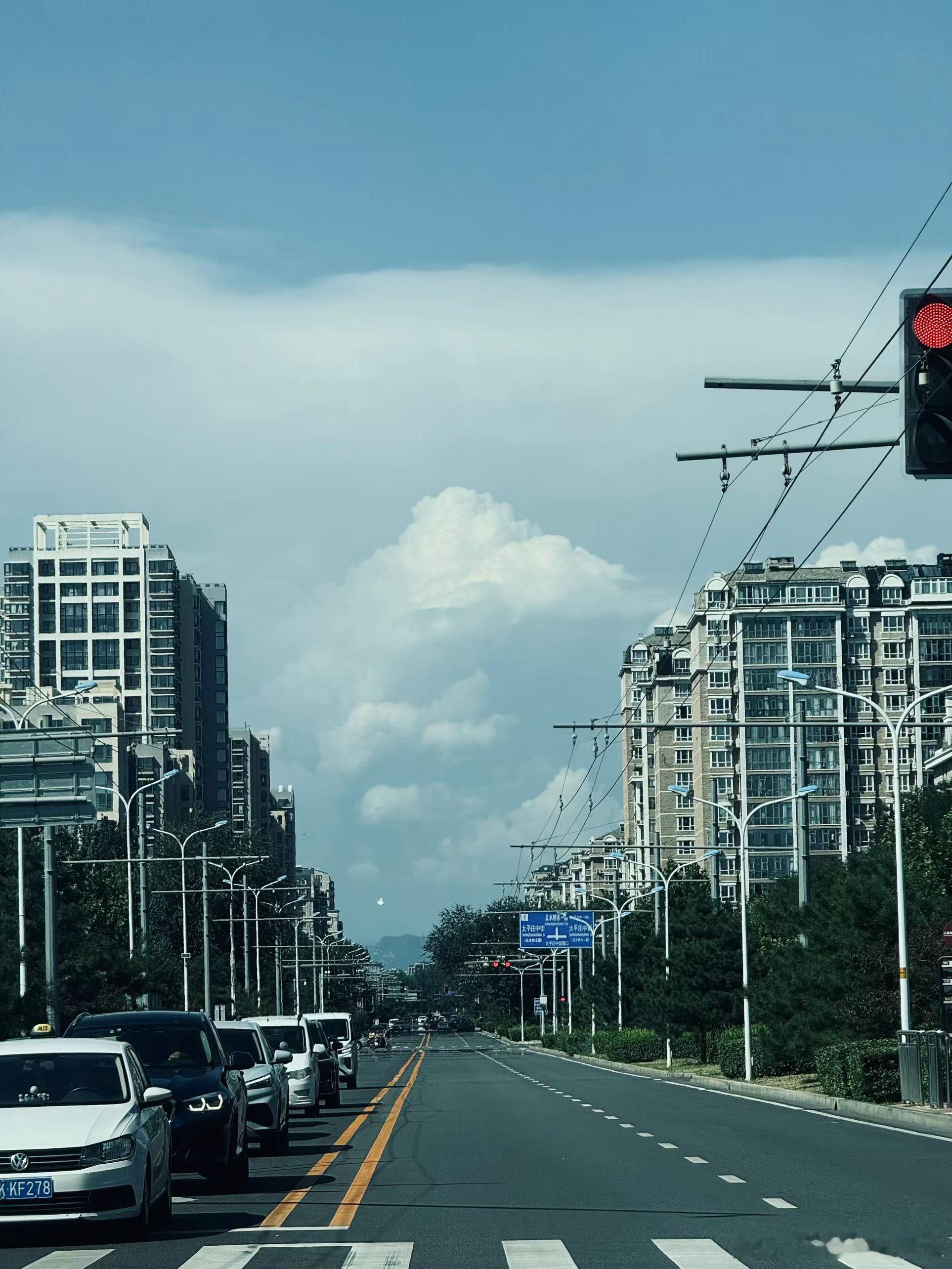 胖哥汽车频道[超话] 是没有雨，好看的北京。生活碎片 ​​​