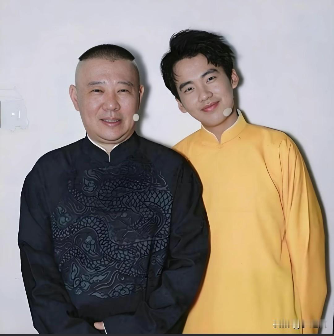 郭德纲儿子郭麒麟其实他性格挺稳的，不惹事，也不张扬，很接地气的孩子，现在还那么努