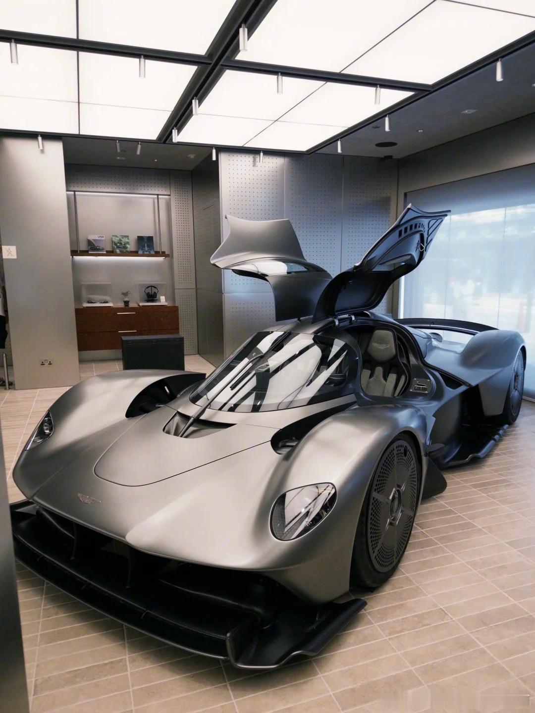 Valkyrie Aston Martin，女武神能有多帅