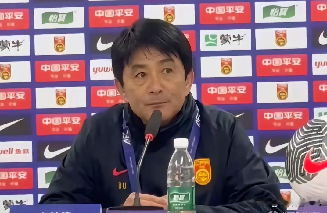 U17国足主帅浮岛敏在2-0战胜卡塔尔U17后接受了采访，他表示：“晋级的过程非