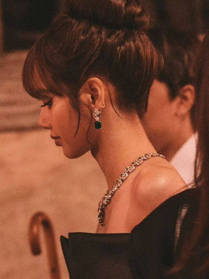 - Fashion is Art油画里走出的复古名伶 Lisa 