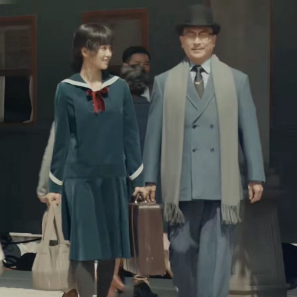 今天唐宫奇案的剧情好好笑。白鹿演的李佩仪隔剧气死爹。谁能想到烈火军校没气死的爹，