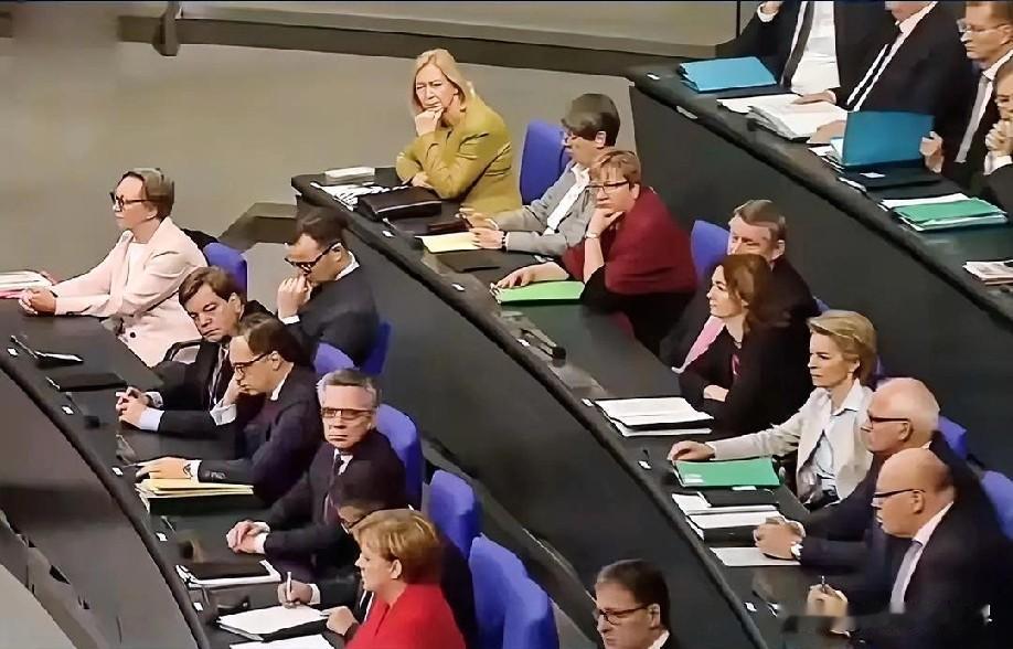 12月18日早上的最新消息速报，全都不容错过，第四条：德国批准超五百亿欧元军事采