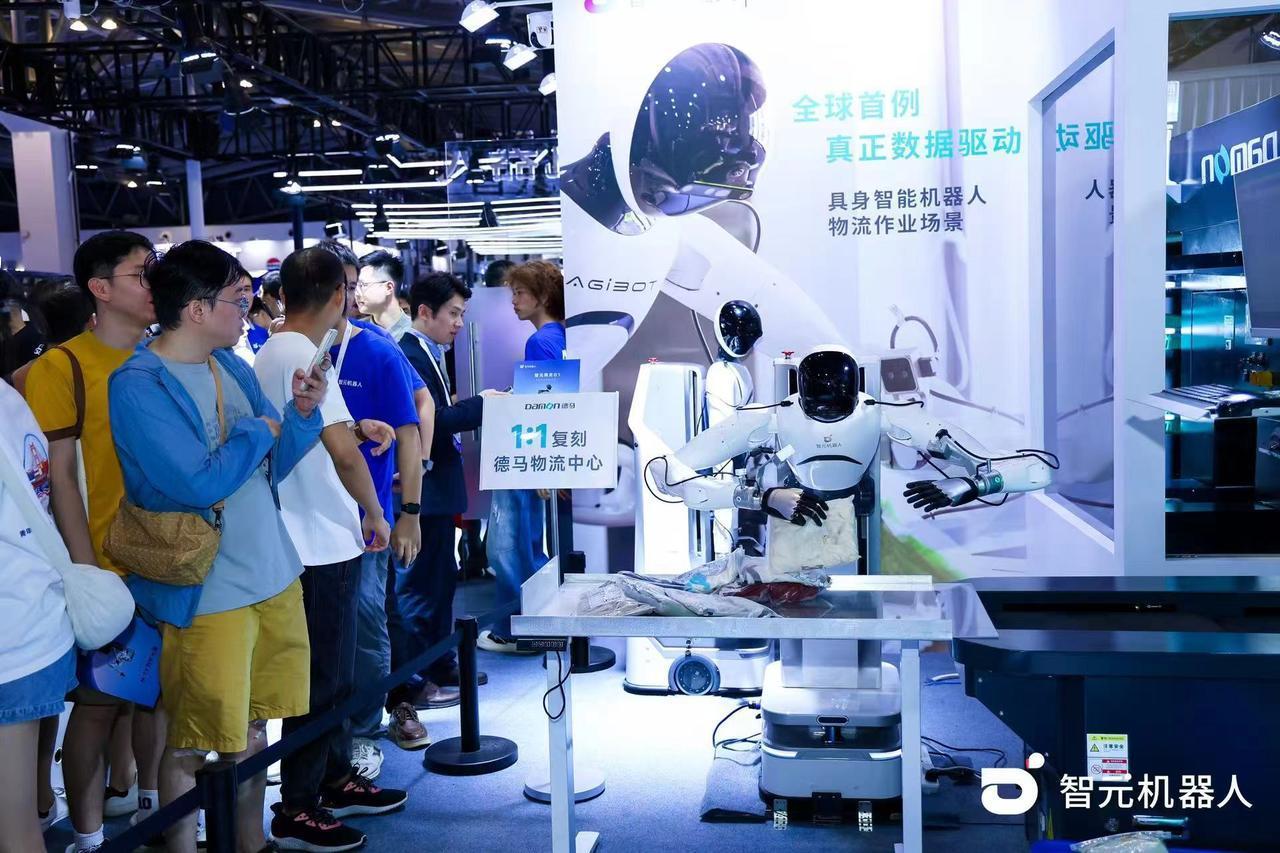 WAIC2025见证中国智造崛起！

在2025世界人工智能大会上，智元机器人以