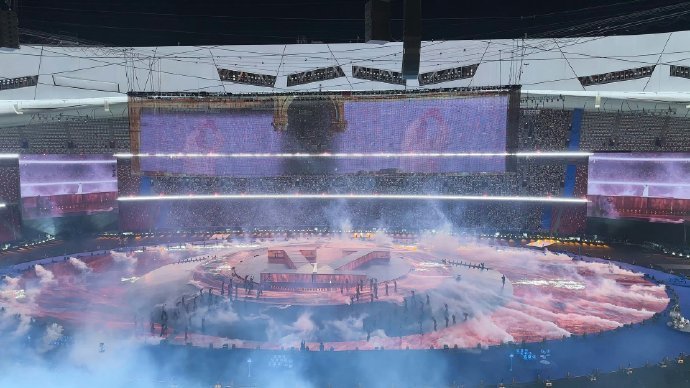 一个字概括张杰鸟巢演唱会12连开的盛况不是吹的，360°环绕声场把整个鸟巢包裹，