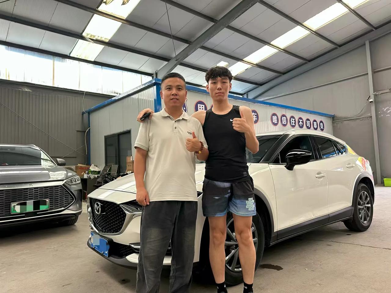 给本地兄弟淘的20款2.0品味cx4，交车[玫瑰]
这组图片我想说的是，可能一看