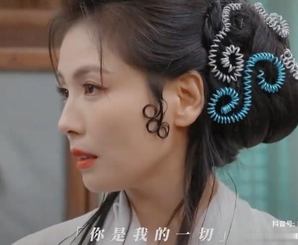 丁真演技无限超越班 谁懂啊！丁真和刘涛同台演许仙白蛇，藏语告白的瞬间直接封神，真