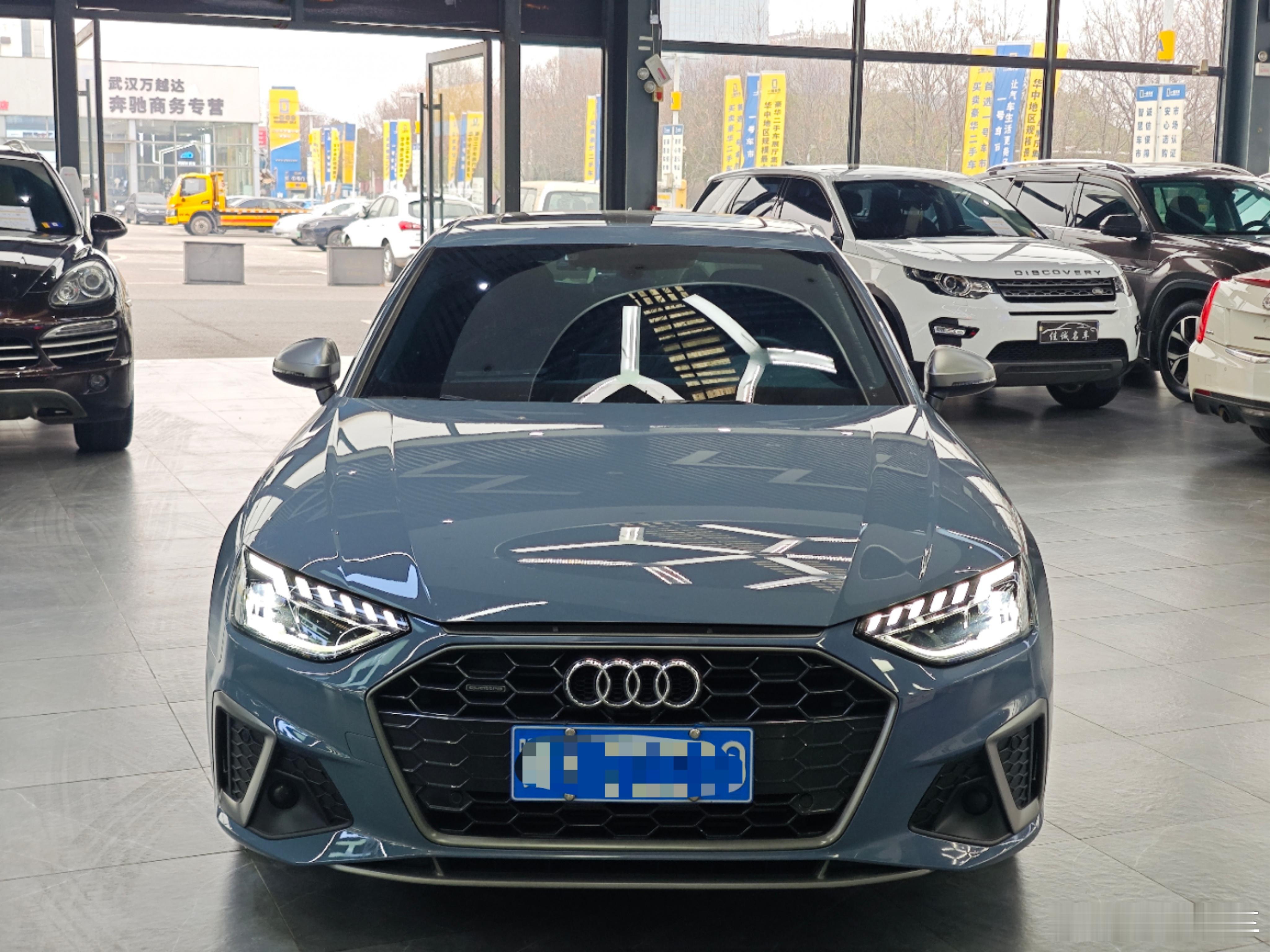 2022款 40TFSI quattro RS燃速型到店指导价36.68万那款 