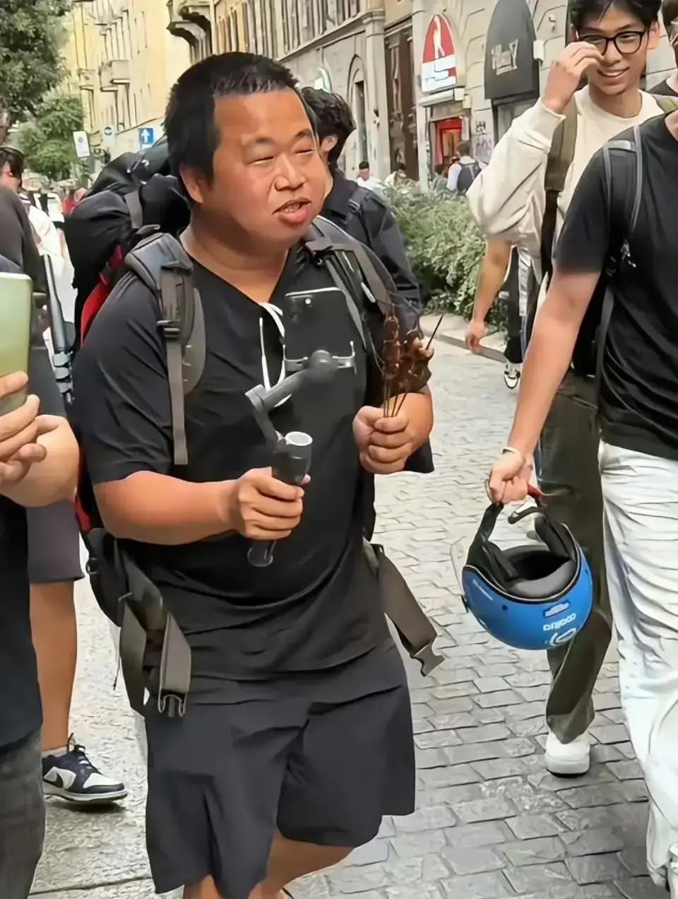 【蓝战非“被盗2000万”上热搜？别被流量骗了！真实金额108.8万，但藏在数字