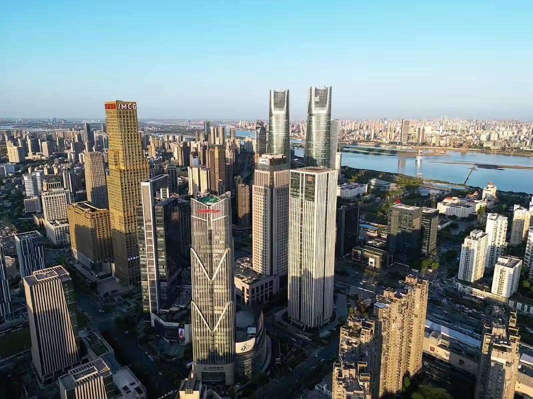 十五五期间，南昌全力冲刺万亿城市！

坚持工业兴市夯实产业根基，科技强市激活创新